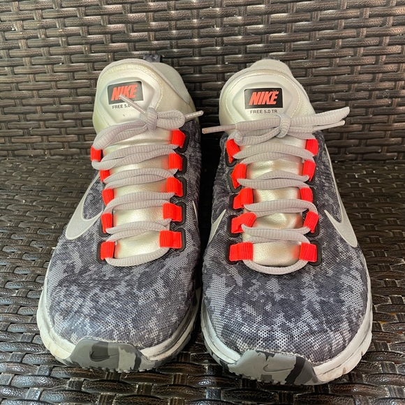 Men’s Nike Free 5.0 Grey Black Infrared Camo Running Shoes Sz 7.5 (644682-006) - Picture 2 of 7